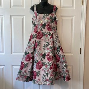 ATTENTION BARBIE!! Adrianna Papell US SZ 12 PINK & silver floral dress